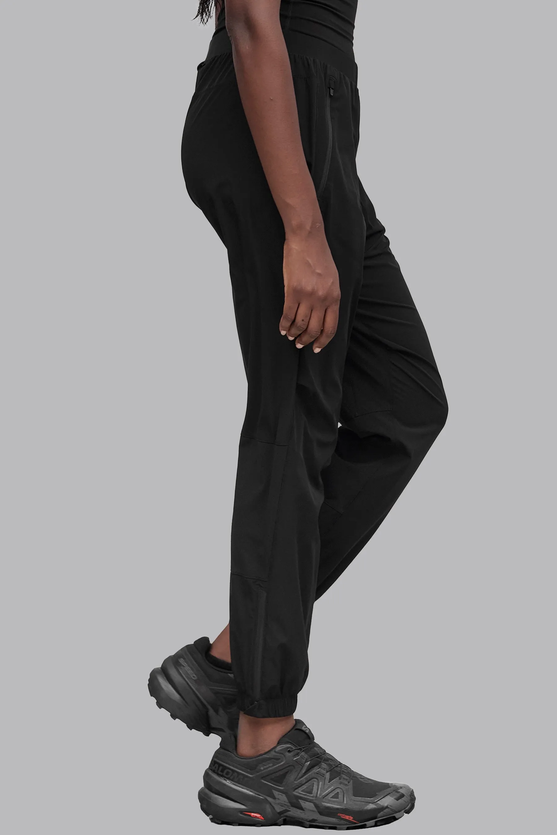 V_LYTE TAPERED JOGGERS - Black