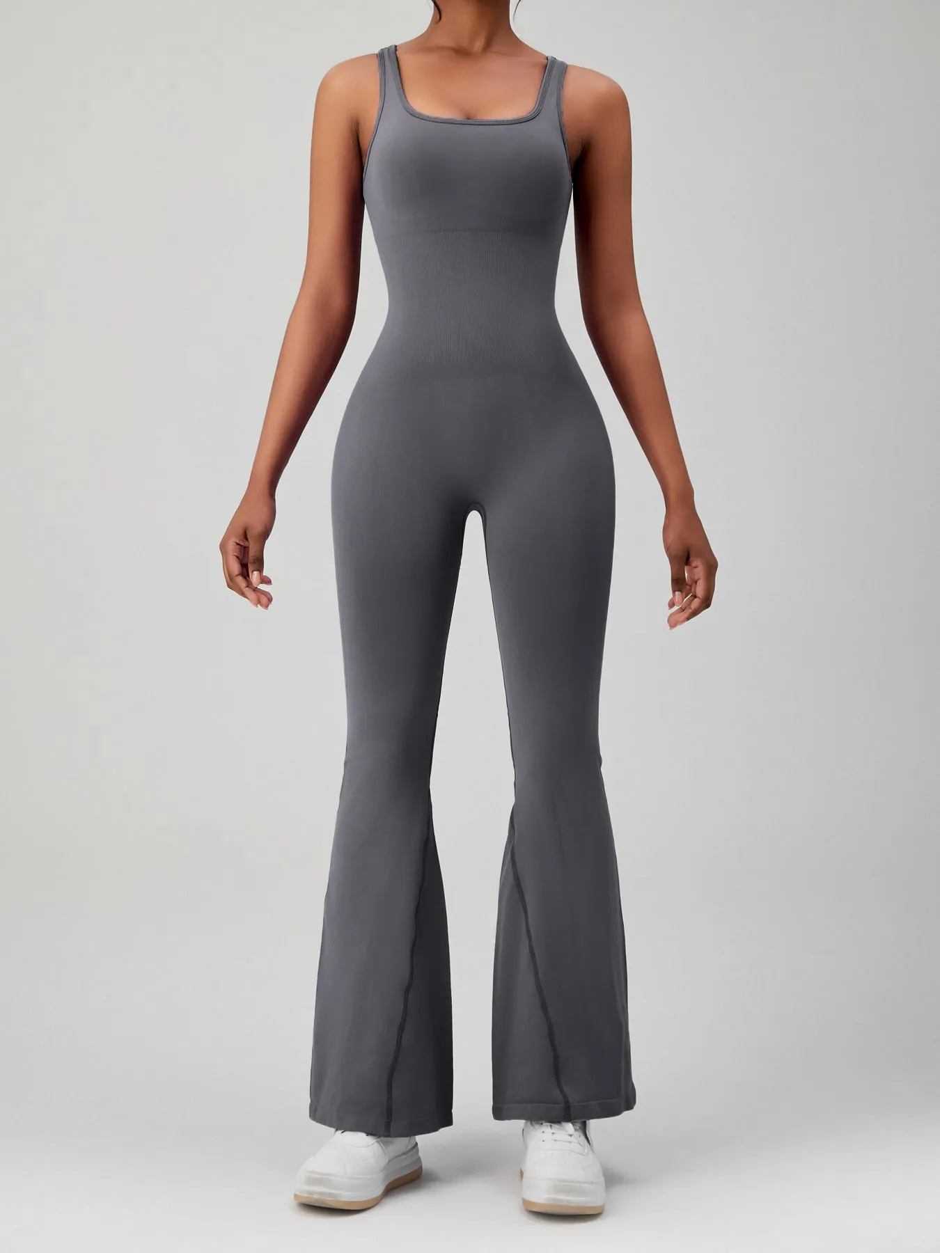 ZASUWA Female Backless Scrunch Bum Flare Jumpsuit